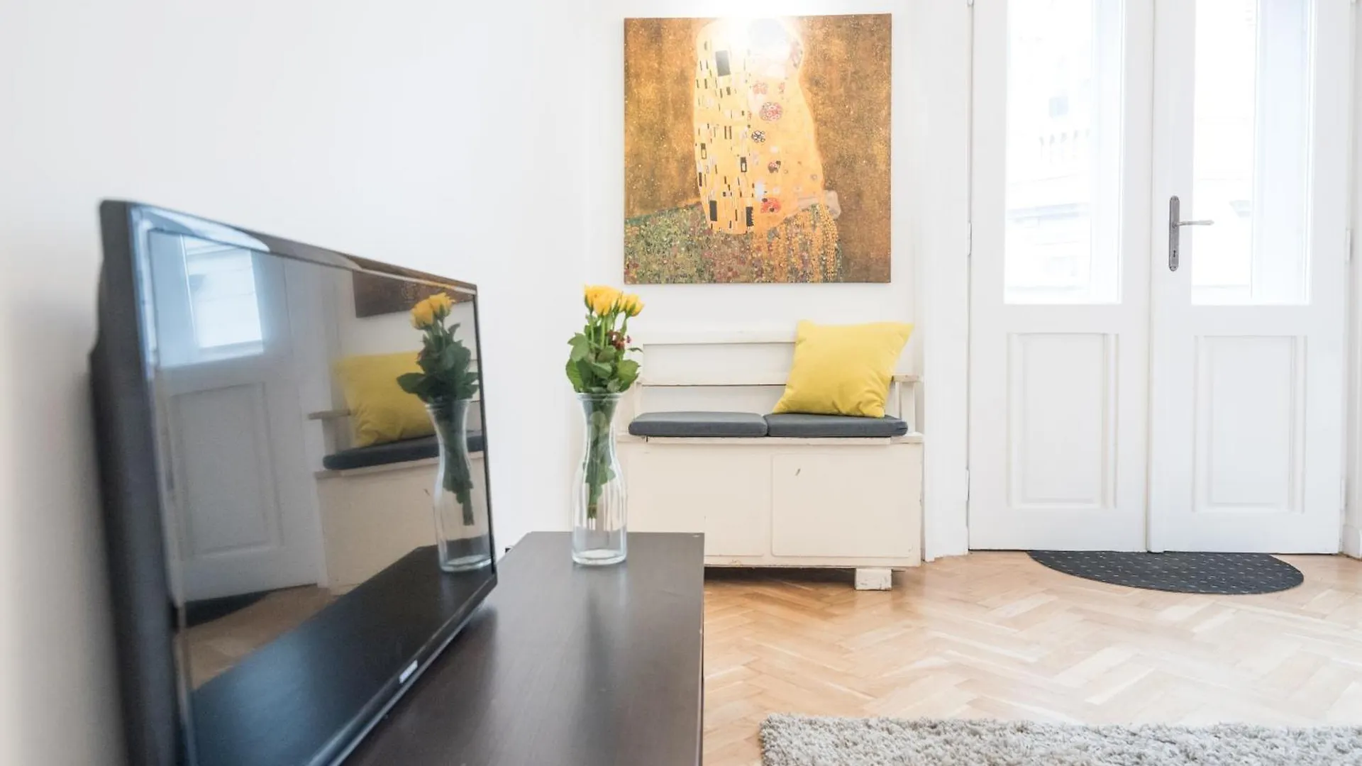 Newsunny Apartment At The Budacastle Budapest