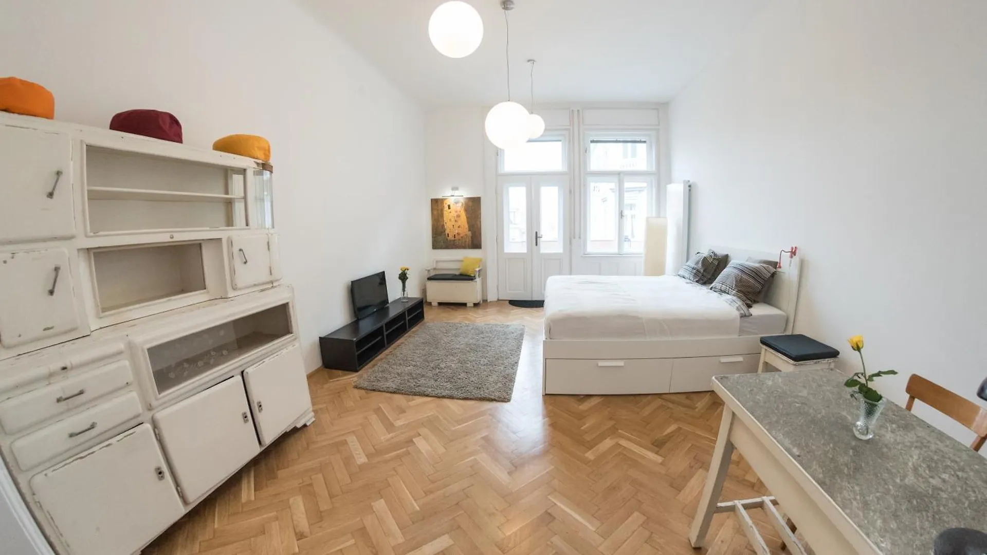 Newsunny Apartment At The Budacastle Budapest