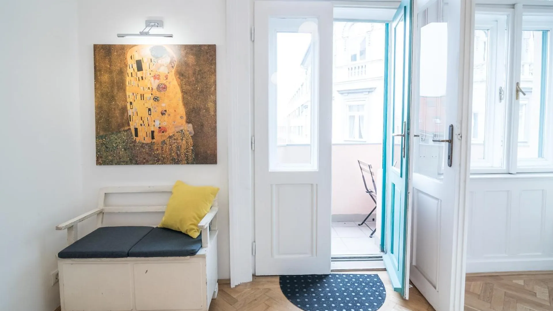 Newsunny Apartment At The Budacastle Budapest